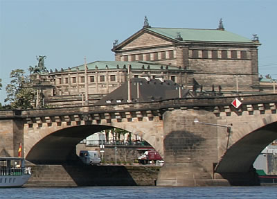 Elbe-km 56 - Augustusbrücke (2007)