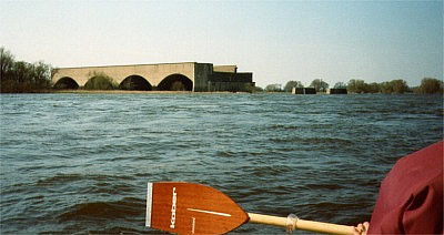 ELBE-km 340 - Bauruine Mittellandkanal-Brücke (1995)