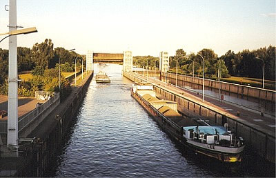 ELBE-km 586 - Elbe-Schleuse Geesthacht (1999)